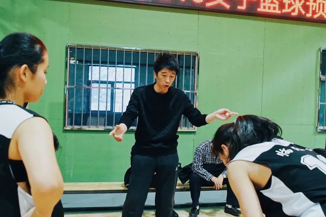 淄博高中生篮球比赛冠军_淄博高中篮球学校排名_淄博市中学生篮球比赛