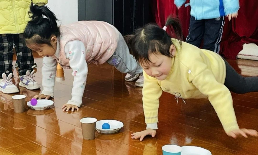中班篮球小游戏_幼儿中班篮球游戏_篮球游戏规则儿童中班视频