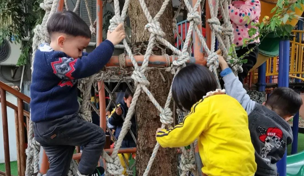 幼儿中班篮球游戏_中班篮球小游戏_篮球游戏规则儿童中班视频