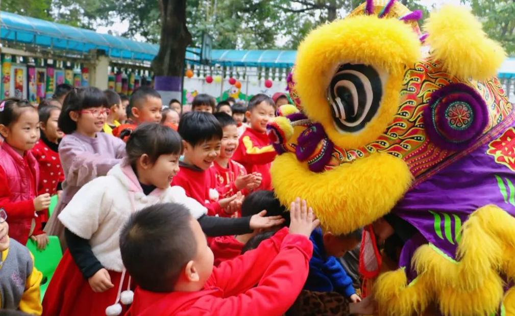篮球游戏规则儿童中班视频_幼儿中班篮球游戏_中班篮球小游戏