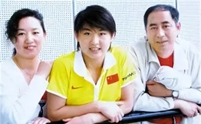 游泳棒冠军是谁_游泳冠军阿棒是谁_游泳棒实心