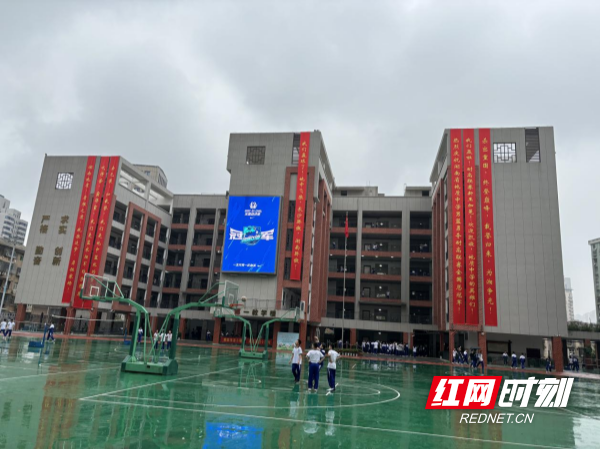 佛山市第一中学篮球队_佛山高中篮球省赛冠军有哪些_佛山高中篮球学校