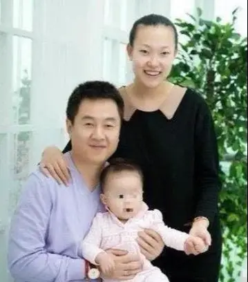 举重冠军两个人怎么打_举重冠军下场_举重冠军之死