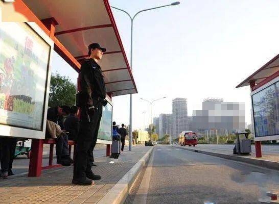 举重冠军两个人怎么打_举重冠军打个人犯规吗_举重冠军被打死