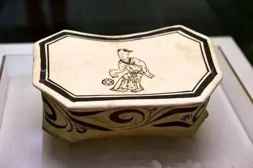 足球启源于哪个国家_足球起源哪个洲_足球运动起源中国历史事件