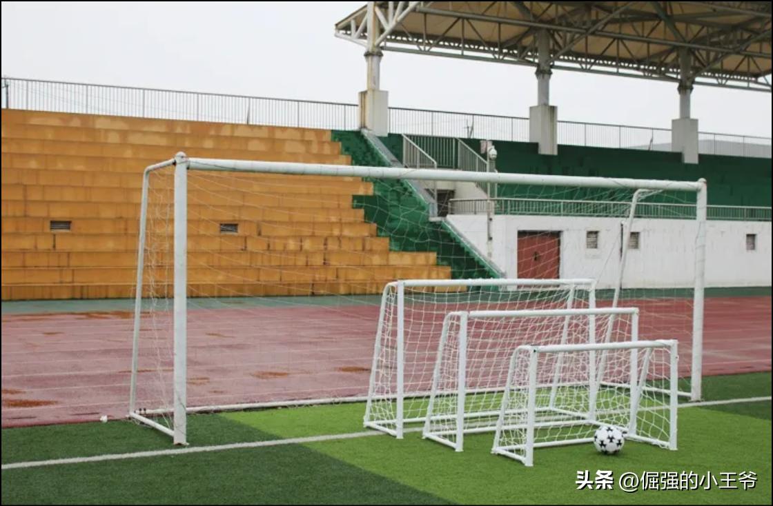 踢足球有哪些规则有几种规则_踢足球有啥规则_踢足球没规则