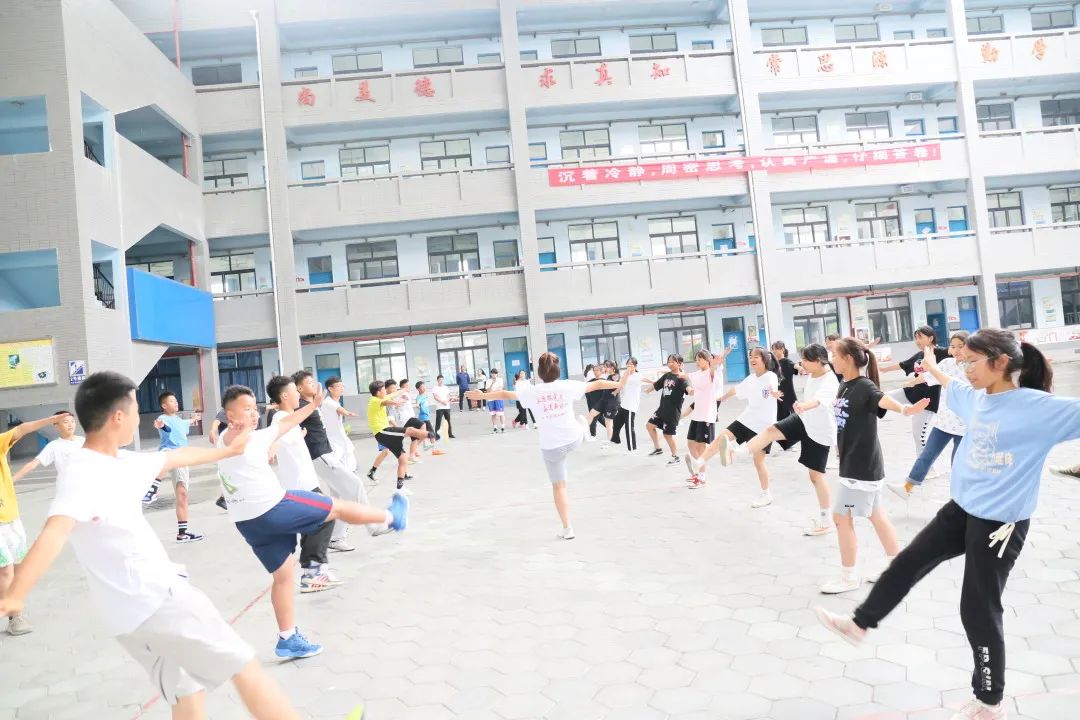 视频马拉松抱拳教学_马拉松抱拳视频教学_视频马拉松抱拳教学完整版