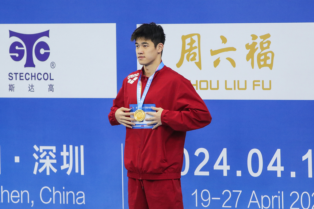 奥运会游泳冠军河南人_河南运动员游泳冠军_奥运游泳冠军男2021